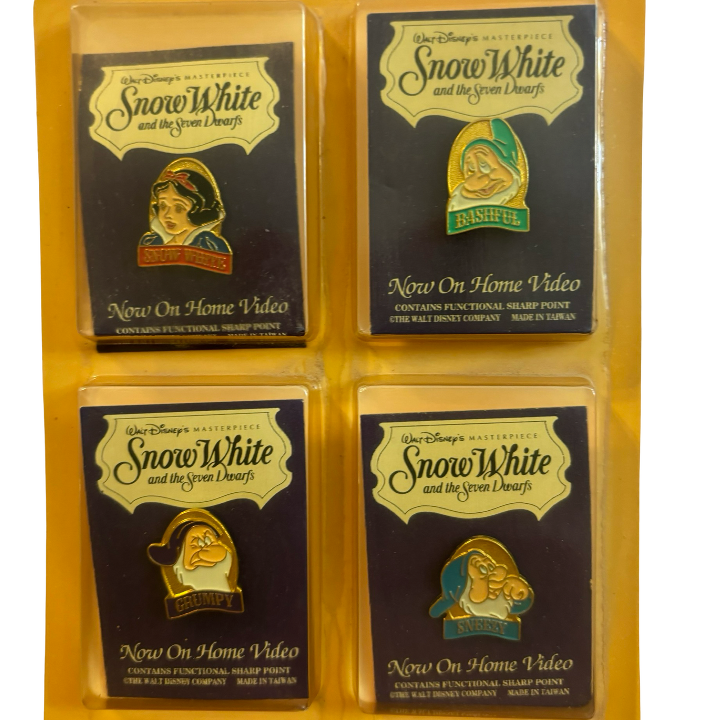 Snow White Pin Set