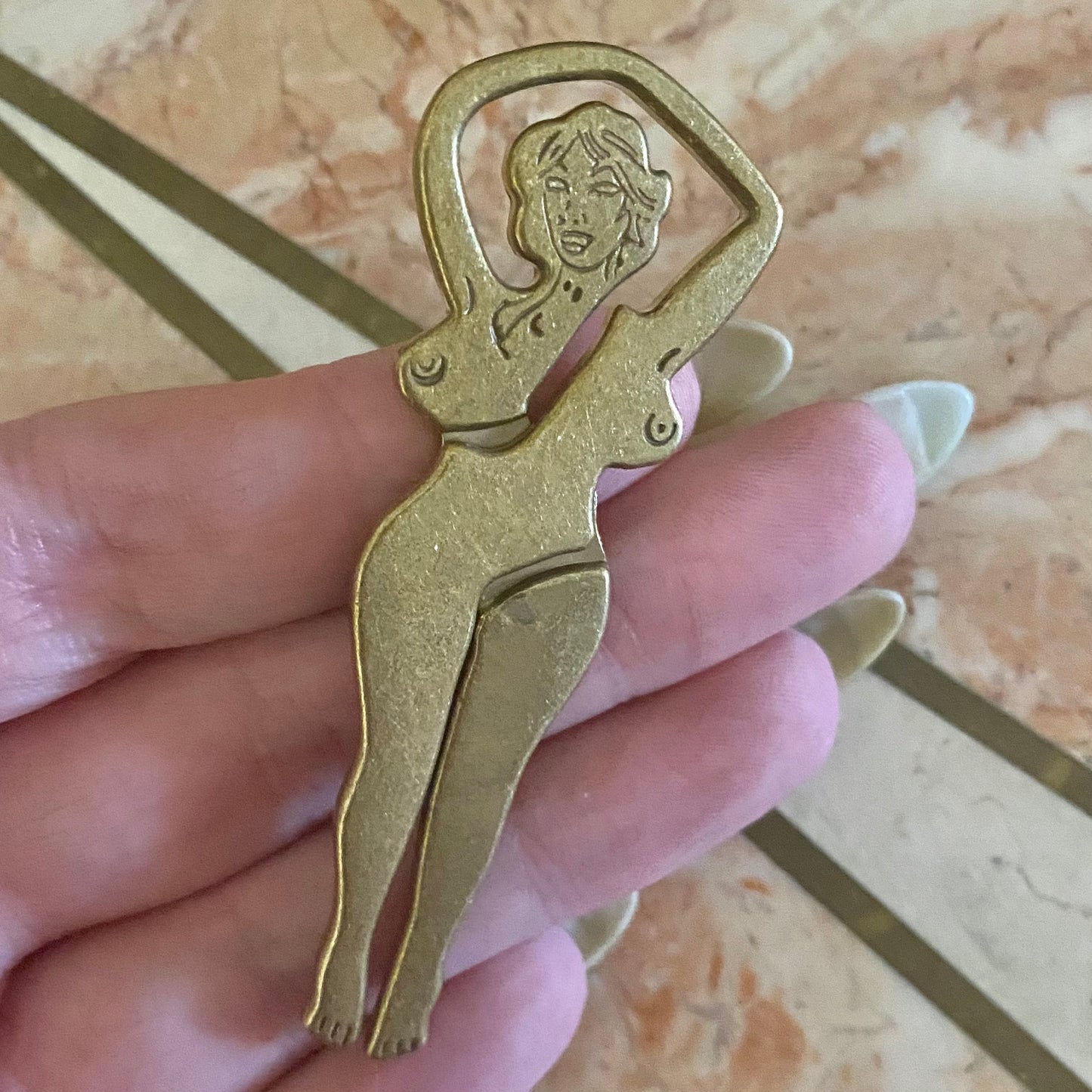 Modern Gold Woman Smoke Clip