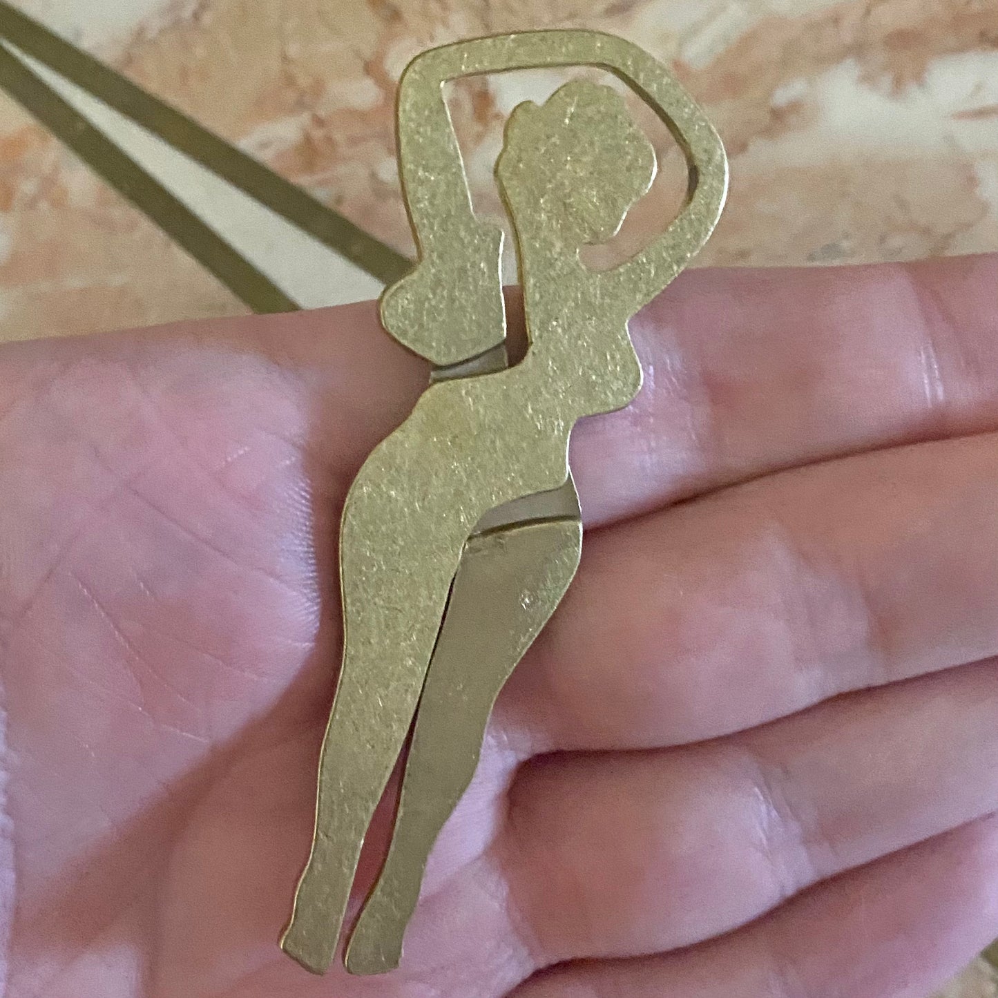 Modern Gold Woman Smoke Clip