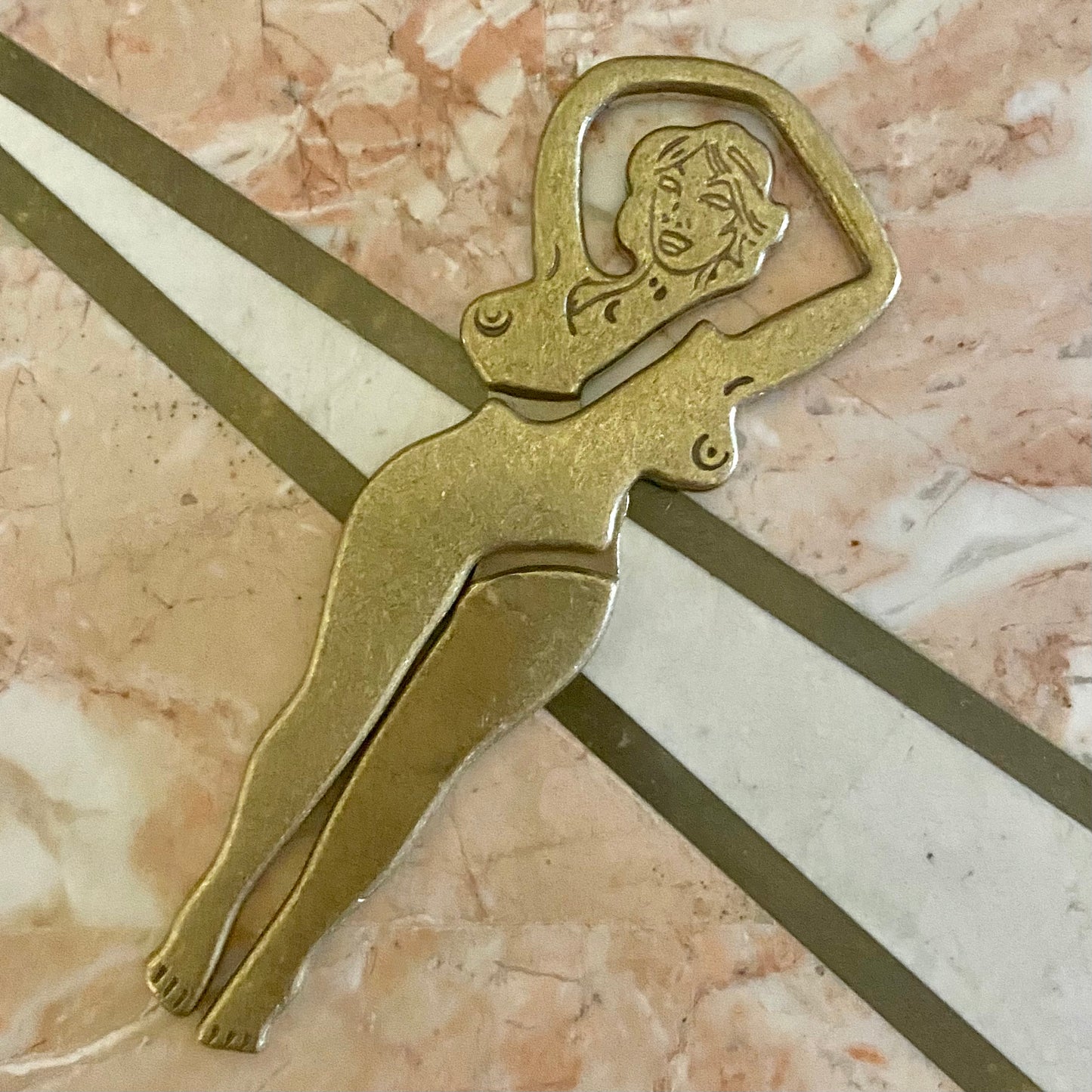 Modern Gold Woman Smoke Clip