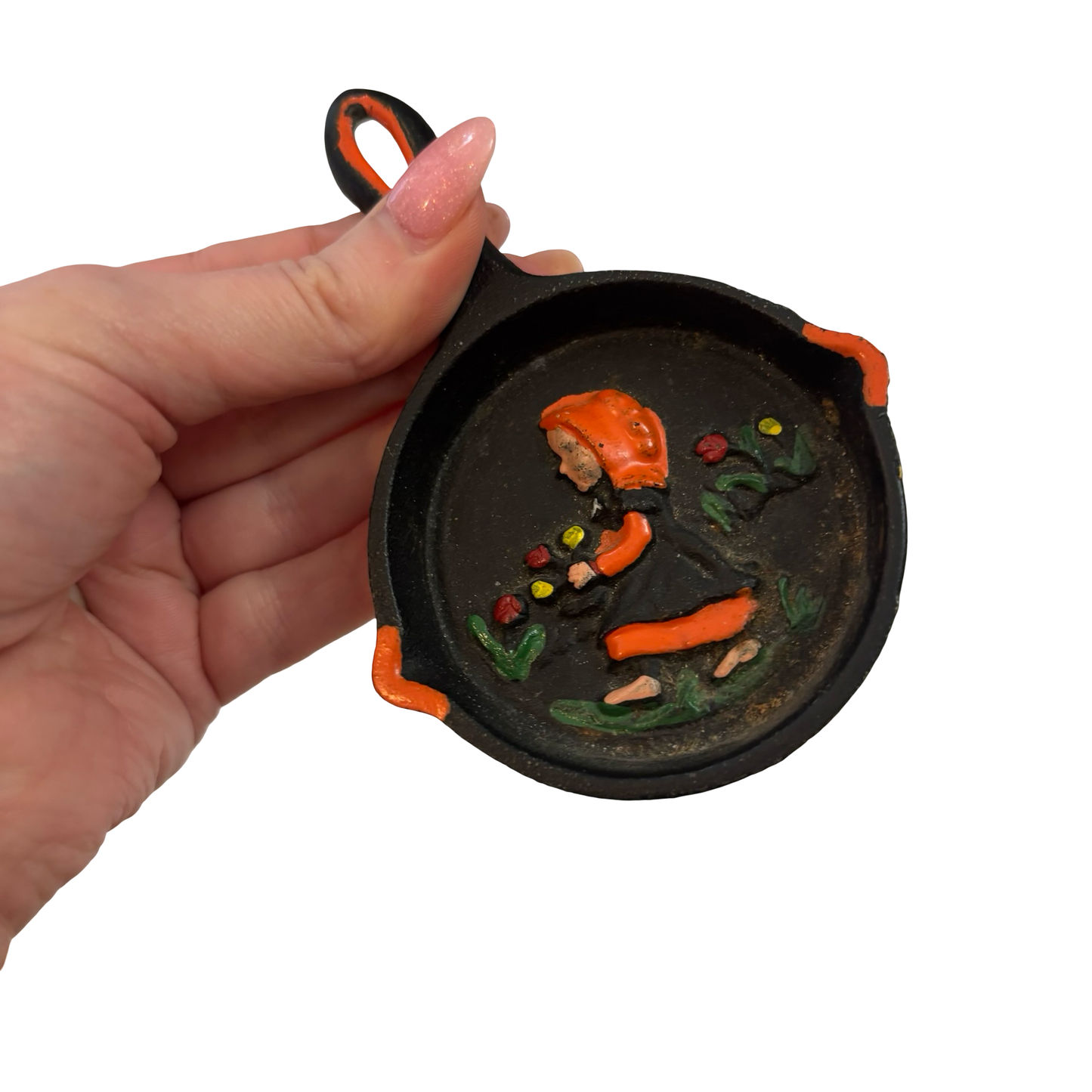 Mini Cast Iron Skillet with Enamel Woman